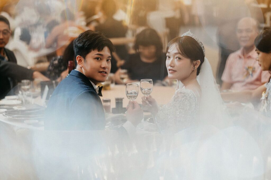新人在新象園婚宴敬酒